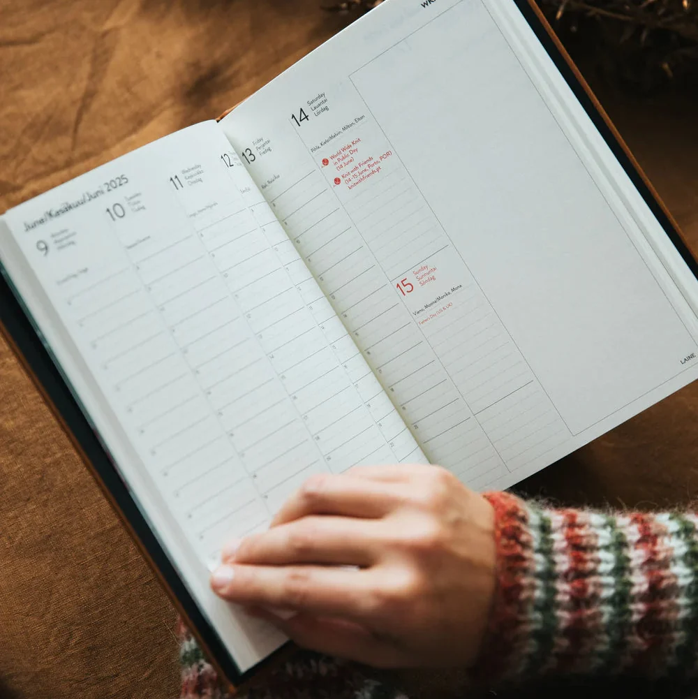 Knitter's Year 2026 Weekly Planner - Image 4